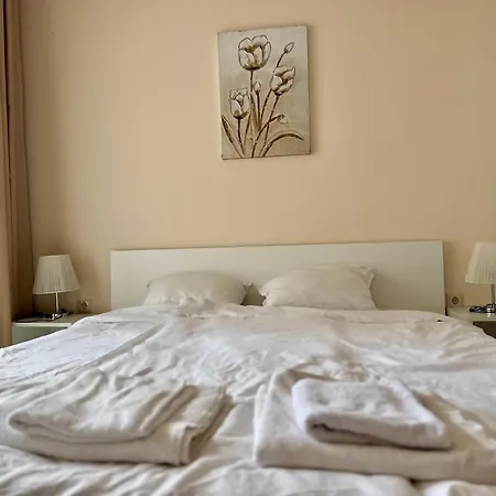 Above The Sea Luxury Апартамент