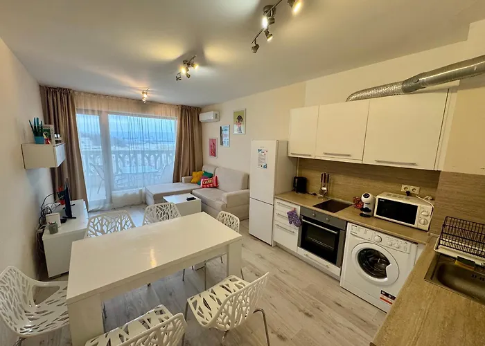 Апартамент Above The Sea Luxury *