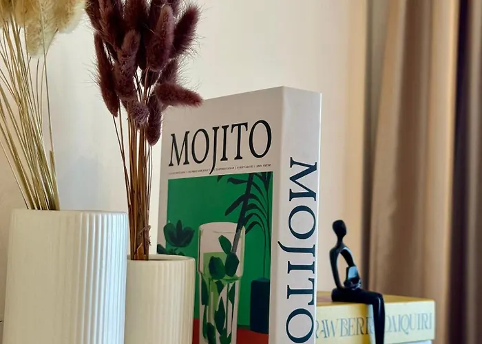 Above The Sea Luxury דירה וארנה